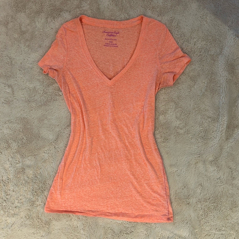 Vneck Tshirt, Favorite Tee, American Eagle, size medium